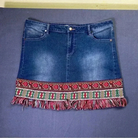 Est. 1946 Denim Cato Tribal Aztec Fringe Denim Skirt Womens 16 Stretch cute 1191 - Picture 1 of 9